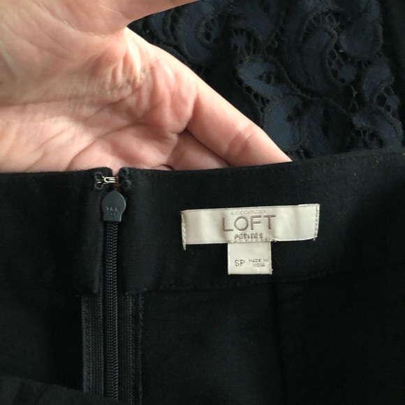 LOFT Petite Pencil Skirt Stretch - Size SP - Picture 3 of 4